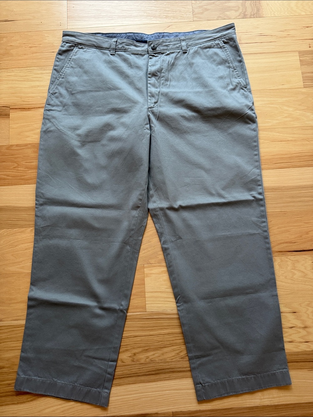 L.L. Bean Natural Git Men's Straight Chinos in Slate Gray, size 42 x 30